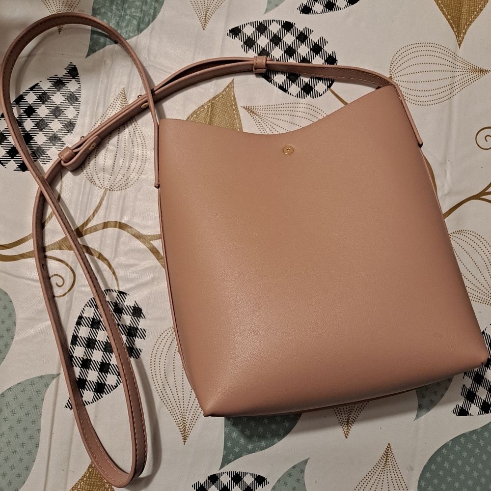 Samara Light Peony Pink Vegan Leather Crossbody Bag 🩷 - Picture 4 of 9